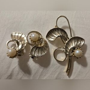 Vintage Silver and Gold Pearl Jewelry Set- Pin/broach And Clip-on Earrings